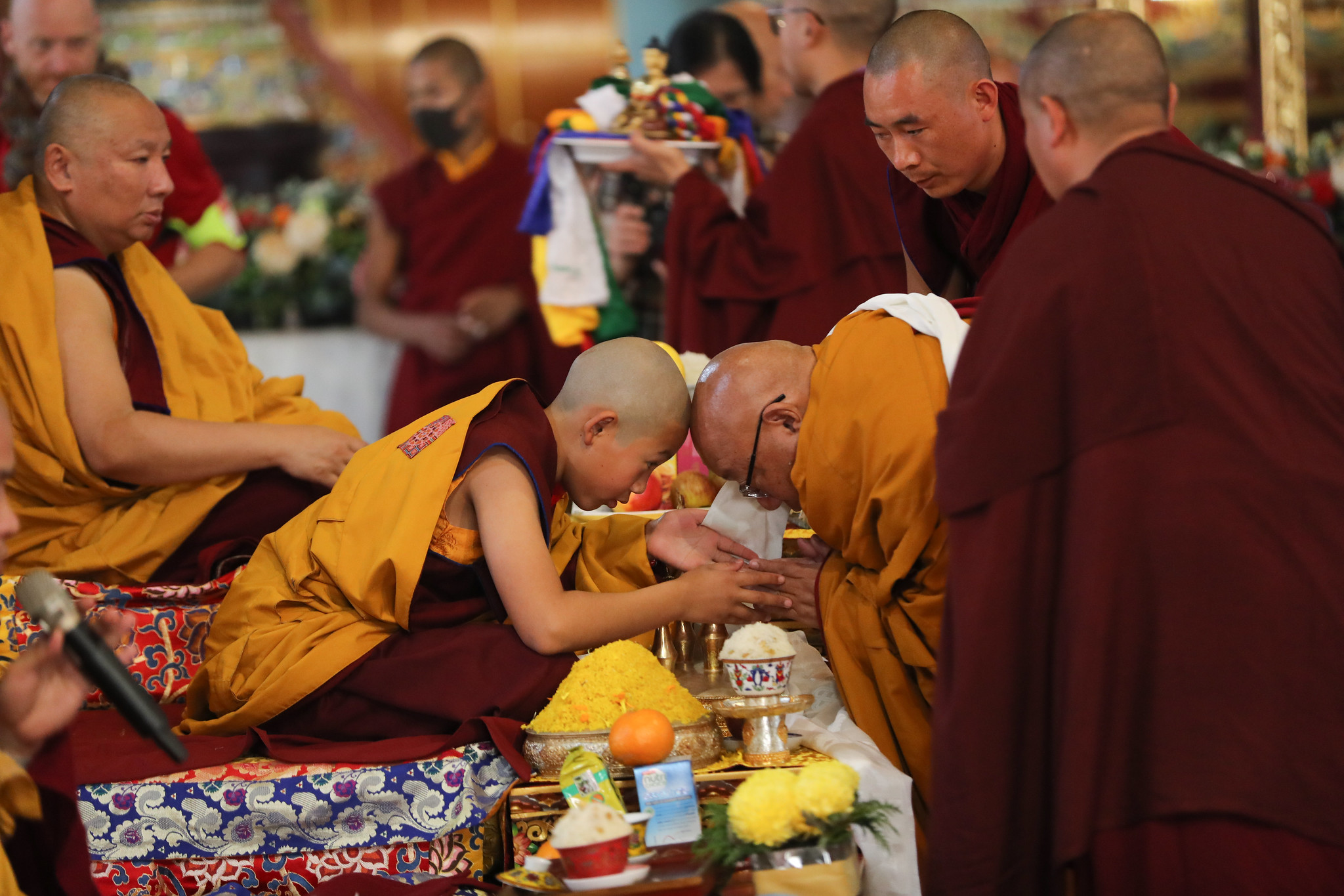 ༸སྐྱབས་རྗེ་འབོ་དཀར་ཡང་སྲིད་རིན་པོ་ཆེ་བར་མ་རབ་བྱུང་སྡོམ་བཞེས་ཀྱི་མཛད་རིམ།