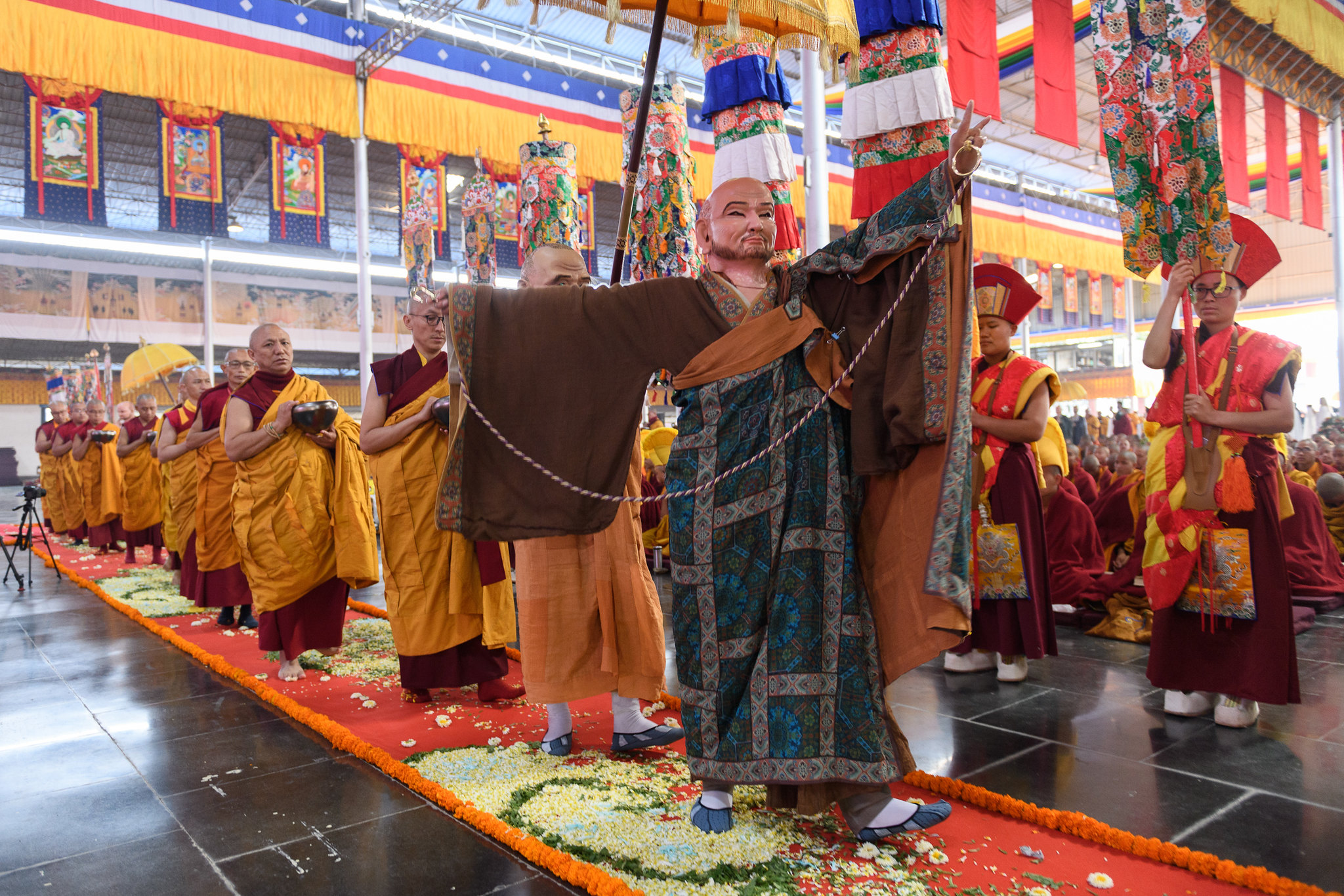 བཀའ་བརྒྱུད་སྨོན་ལམ་སྐབས་སོ་བདུན་པའི་གནས་བརྟན་ཕྱག་སྐོར་རམ་བསོད་སྙོམས་རྒྱུ་འབུལ་གྱི་མཛད་རིམ།