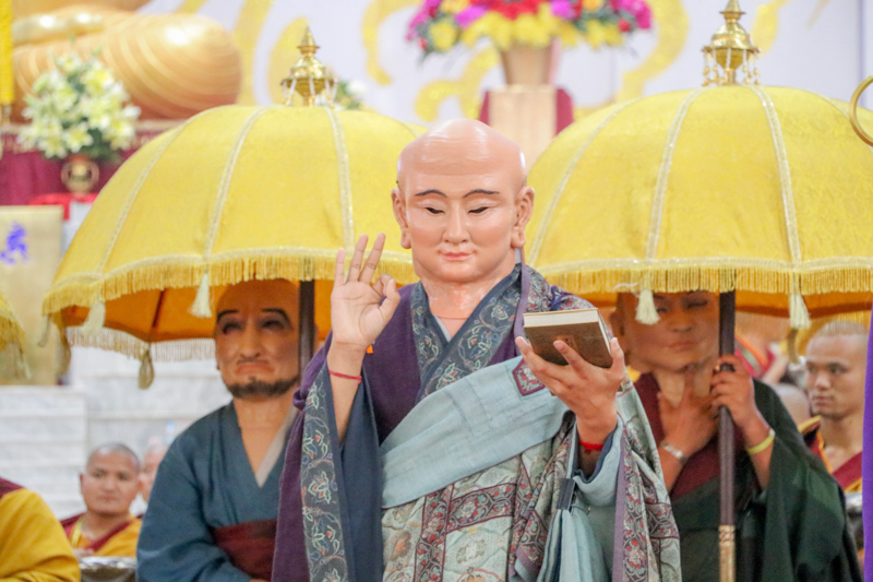 Alms Procession and Offering to the 16 Arhats